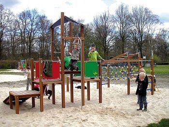 Houten speeltoestellen van Nijha
