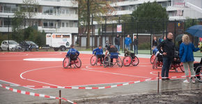Asfaltpuist verandert in Sportplein om u tegen te zeggen