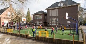 Straatvoetballers openen groene 'beweegpleinen'