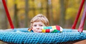 Scholieren helpen speeltuin Ravense Park ontwerpen