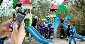 Speeltoestel gecombineerd met sprookjes-app