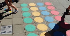 Pimeur e-tegels op schoolplein Deventer