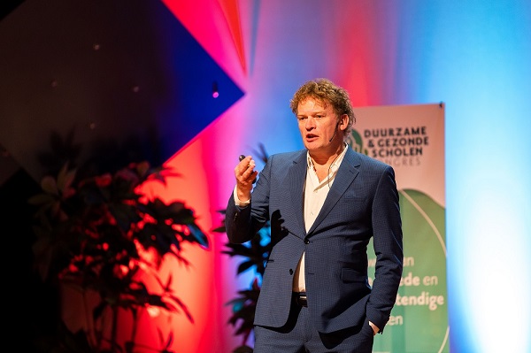 donald van den akker